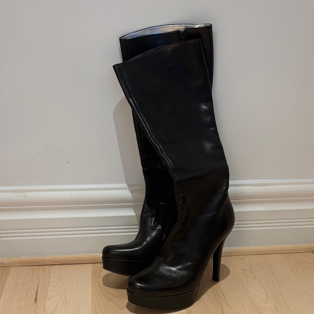 Sleek Black Heeled Boots for Women